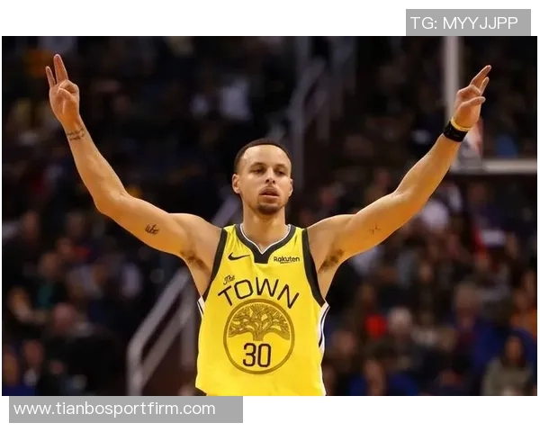 字母哥哥盛赞库里和利拉德称后者三分训练命中率惊人