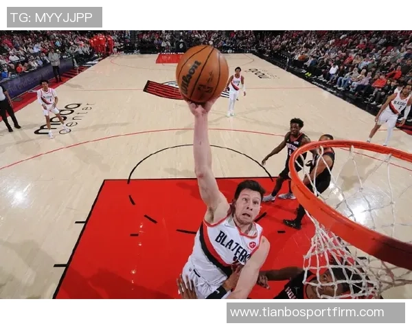 新秀费尔斯背靠背遭遇三次技术犯规罚款六千美元引发热议